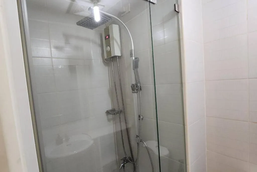 Ultimate Staycation With Jacuzzi And Arcade Manila 0*,