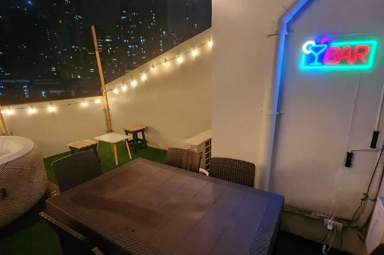 Apartment Ultimate Staycation With Jacuzzi And Arcade Manila