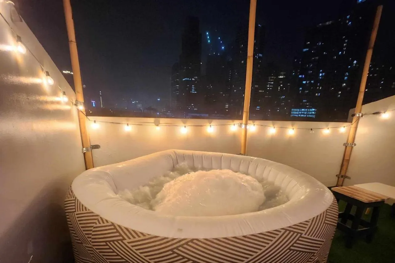 Ultimate Staycation With Jacuzzi And Arcade Manila